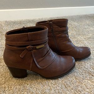 Bare Traps ankle boots